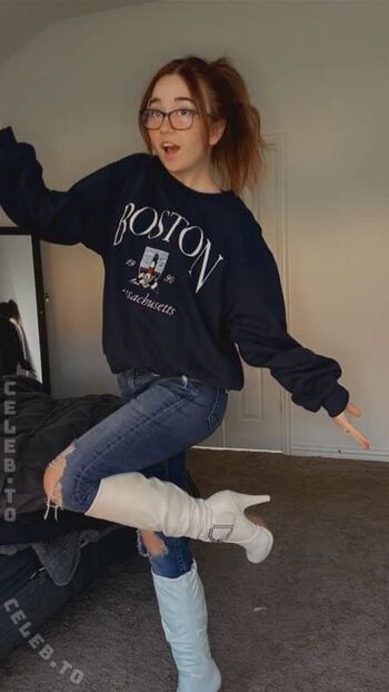 Full leaked Lyssaurora page private photo