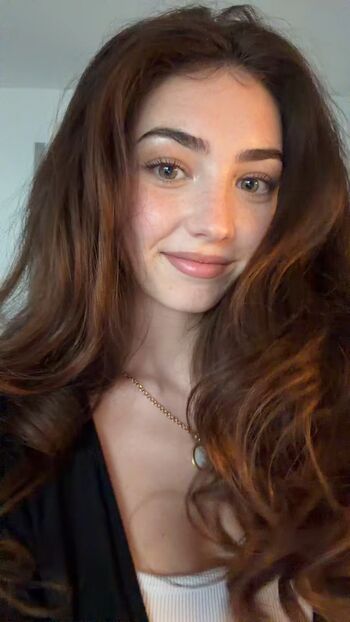 Full leaked Lyzzahh private photo