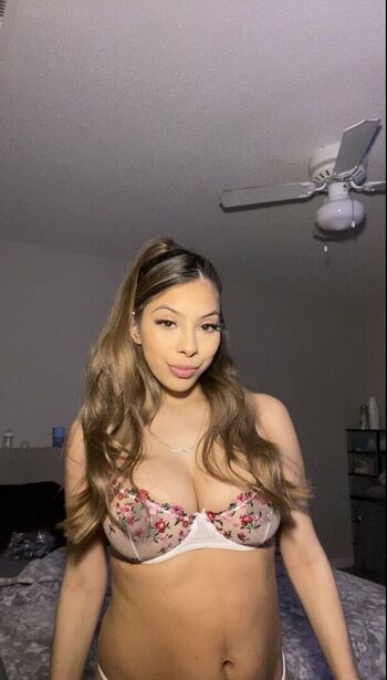 Full leaked Mlfymomma private photo