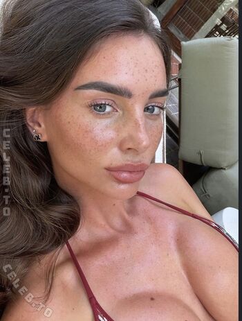 Full leaked Maddycheary private photo