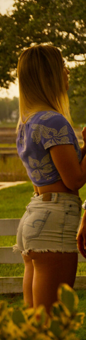 Full leaked Madelyn cline page private photo