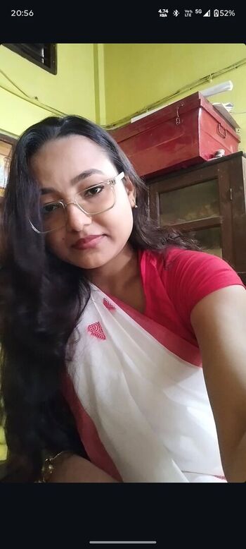 Full leaked Madhuri private photo