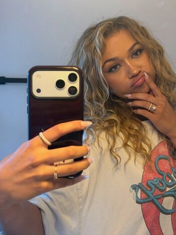 Full leaked Madison bailey page private photo