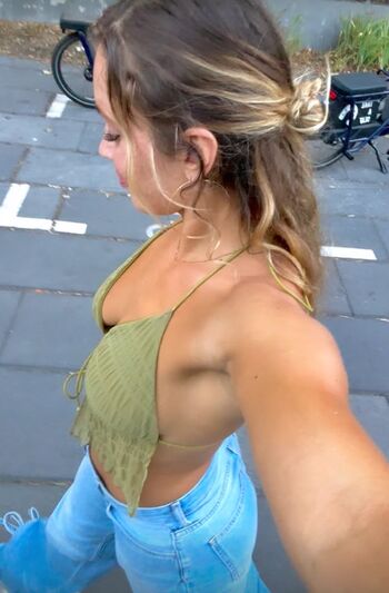 Full leaked Maevae shape private photo