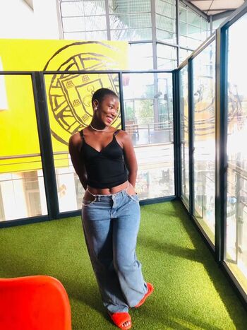 Full leaked Mafezie buthelez huge curvy booty private photo