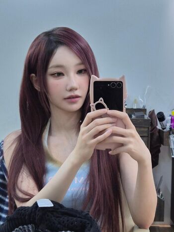 Full leaked Magenta page private photo