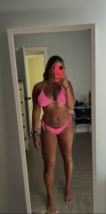 Full leaked Maggie private photo