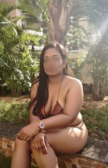 Full leaked Mahi da slut private photo