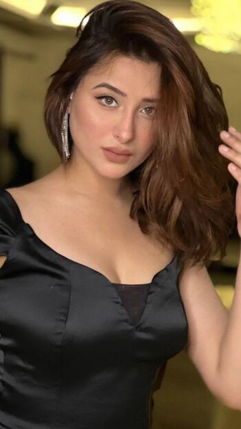 Full leaked Mahira sharma private photo