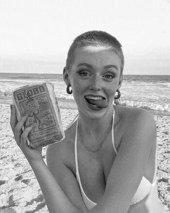 Full leaked Mai buzzcut page private photo