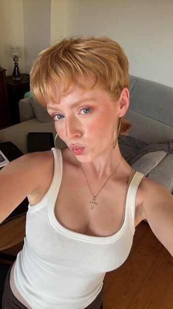 Full leaked Mai buzzcut private photo