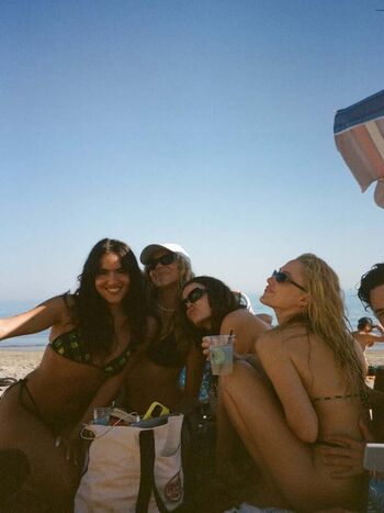 Full leaked Maika monroe page private onlyfans photo