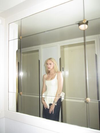 Full leaked Maika monroe page private photo