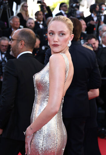 Full leaked Maika monroe page private photo