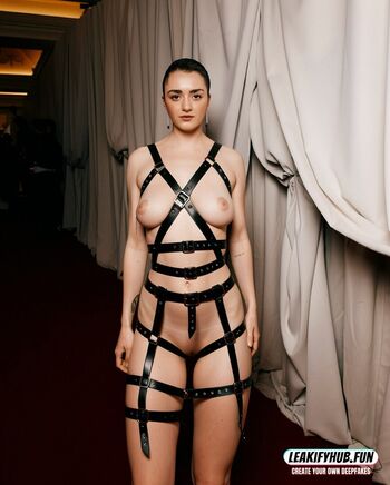 Full leaked Maisie williams private photo