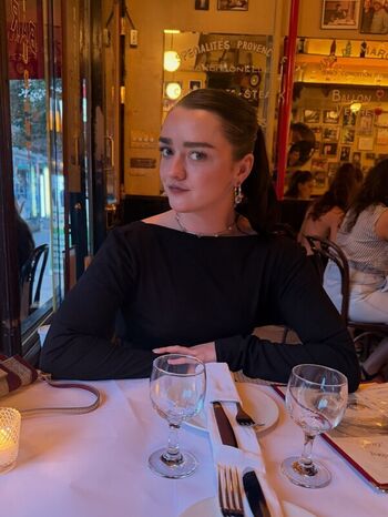 Full leaked Maisie williams private photo