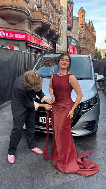Full leaked Maisie williams page private photo