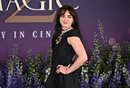 Full leaked Maisie williams page private photo