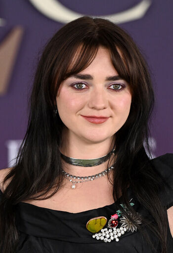 Full leaked Maisie williams page private photo
