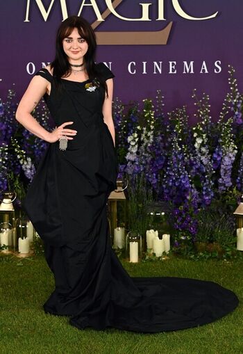 Full leaked Maisie williams page private photo