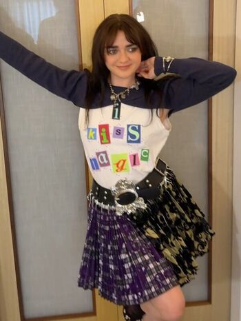 Full leaked Maisie williams page private photo
