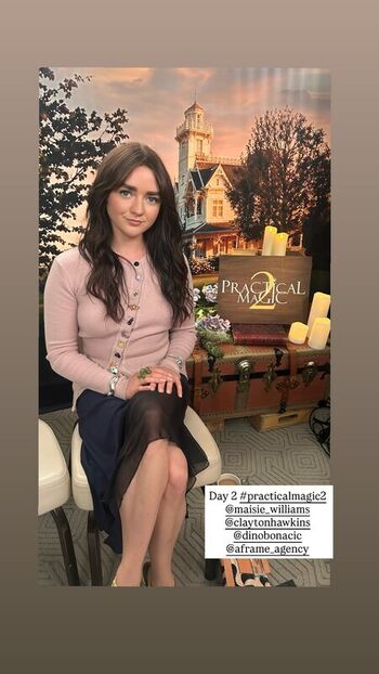 Full leaked Maisie williams page private photo