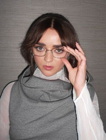 Full leaked Maisie williams page private photo