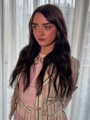 Full leaked Maisie williams page private photo
