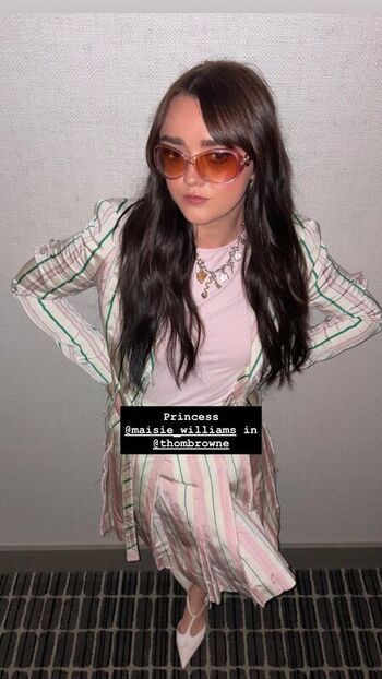 Full leaked Maisie williams page private photo