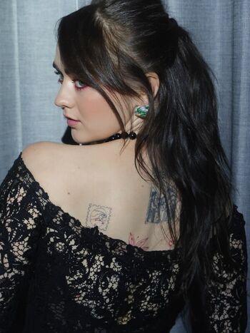 Full leaked Maisie williams page private photo
