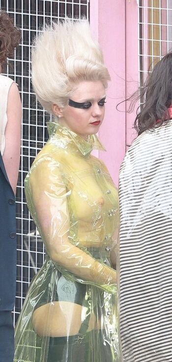 Full leaked Maisie williams private photo
