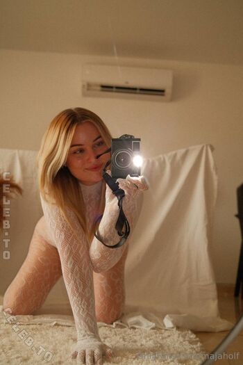 Full leaked Maja holf private photo
