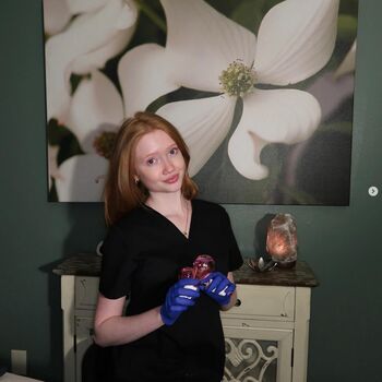 Makenna Kelly / Lifewithmak