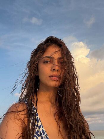Full leaked Malavika mohanan private photo
