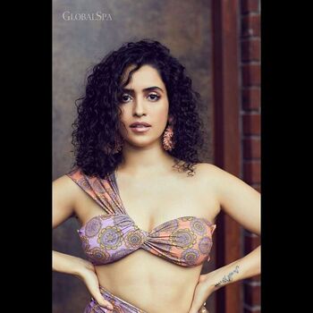 Full leaked Malhotra private photo