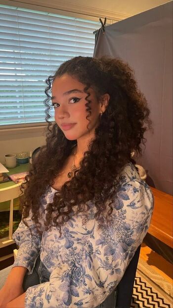 Full leaked Malia baker private photo