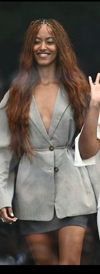 Full leaked Malia obama private photo