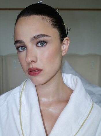 Full leaked Margaret qualley private photo