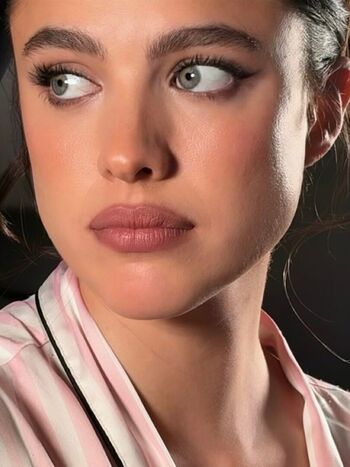 Full leaked Margaret qualley private photo