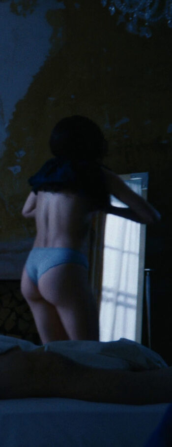 Full leaked Margaret qualley private photo