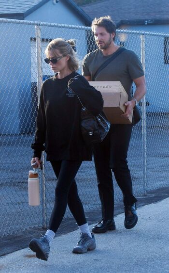 Full leaked Margot robbie private photo