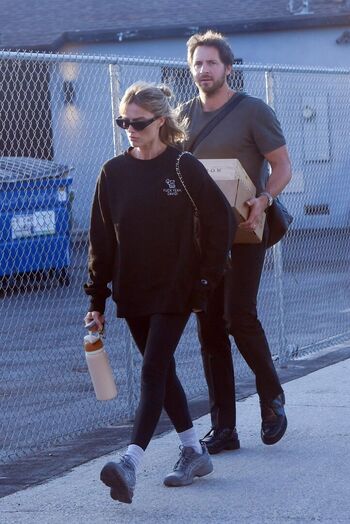 Full leaked Margot robbie private photo