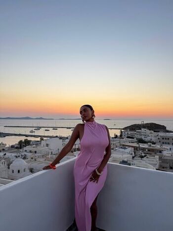 Full leaked Mariahellie private photo