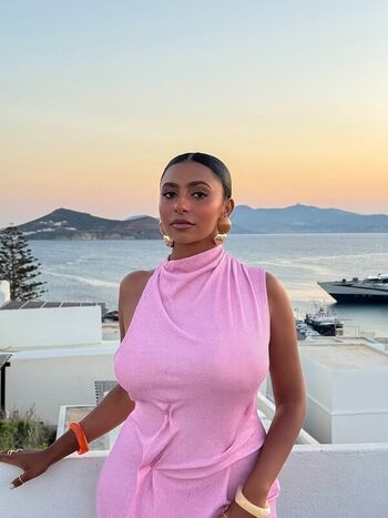 Full leaked Mariahellie private photo