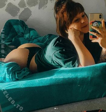Full leaked Mariarouge page private photo