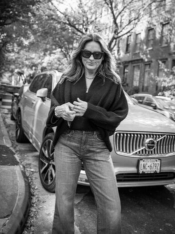 Full leaked Mariska hargitay private photo
