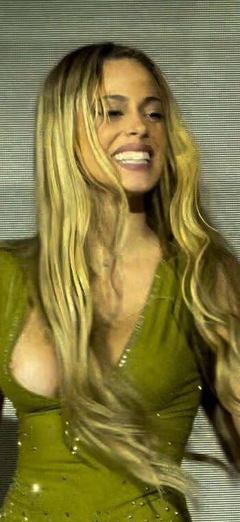 Full leaked Martina stoessel private photo