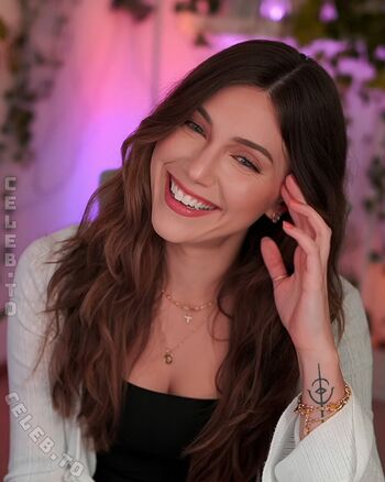 Leaked Mistychains/ private photo viral onlyfans