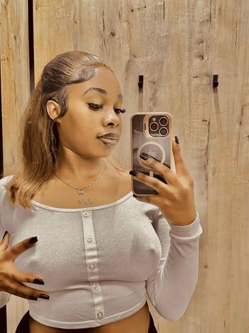 Full leaked Matshidiso private photo