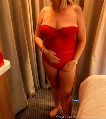 matureblondewife